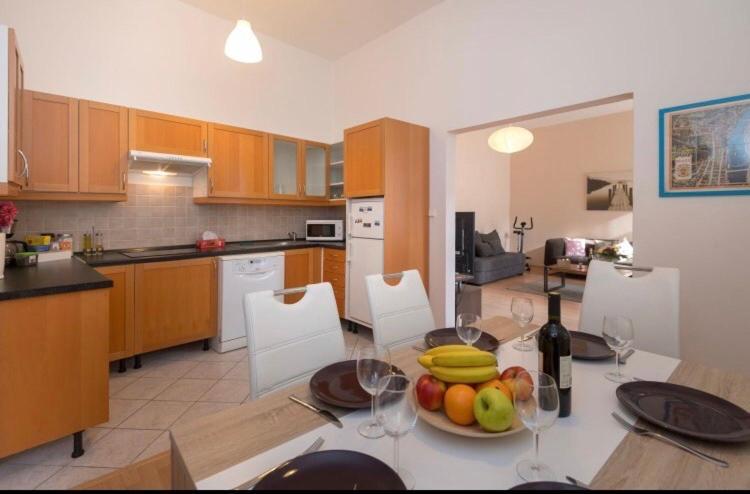 Apartment Stepanska Prága Kültér fotó